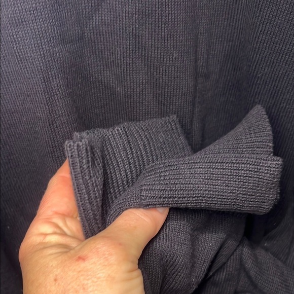 H&M Mens Basic Black V-Neck Cotton Sweater Size Large Pullover Casual Preppy - Picture 4 of 7